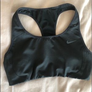Black nike sports bra